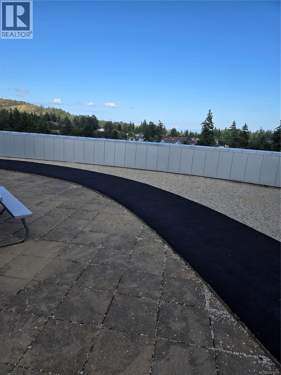 624 2745 Veterans Memorial Pkwy, Langford, BC - Outdoor