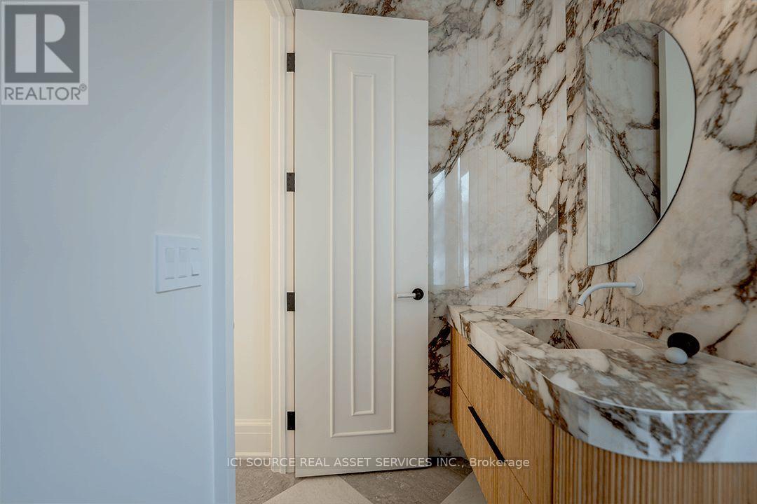 38 Ridgevale Drive, Toronto, ON - Indoor Photo Showing Bathroom