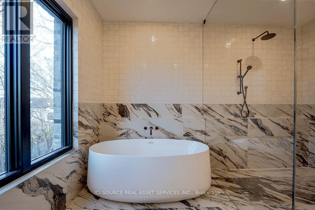 38 Ridgevale Drive, Toronto, ON - Indoor Photo Showing Bathroom