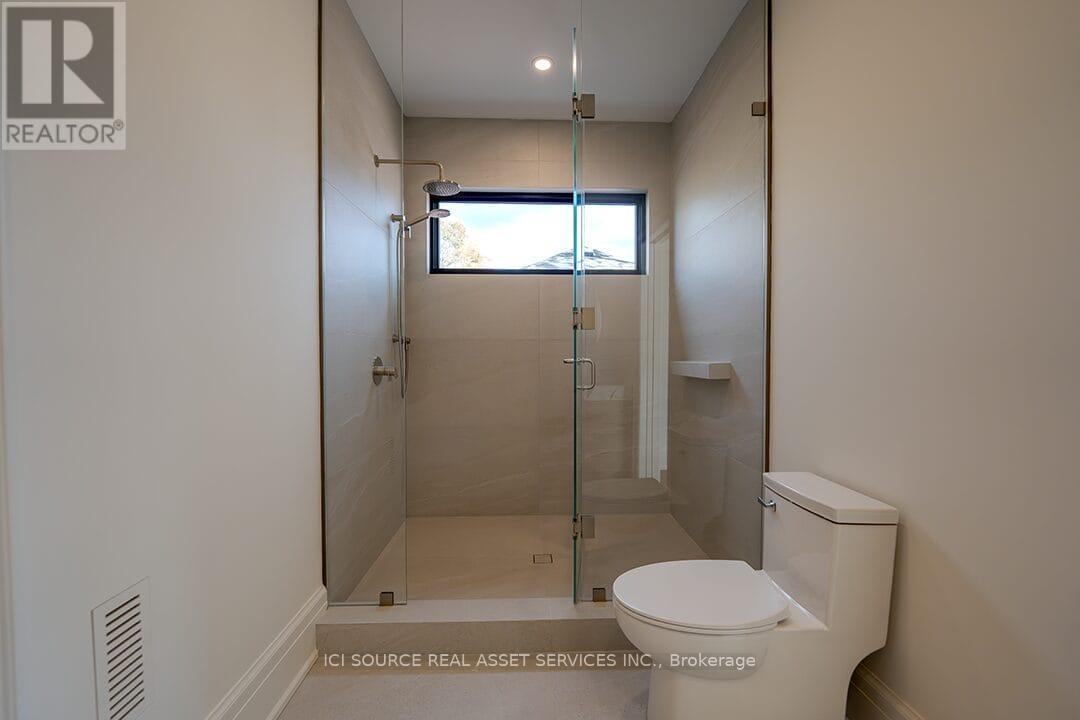 38 Ridgevale Drive, Toronto, ON - Indoor Photo Showing Bathroom