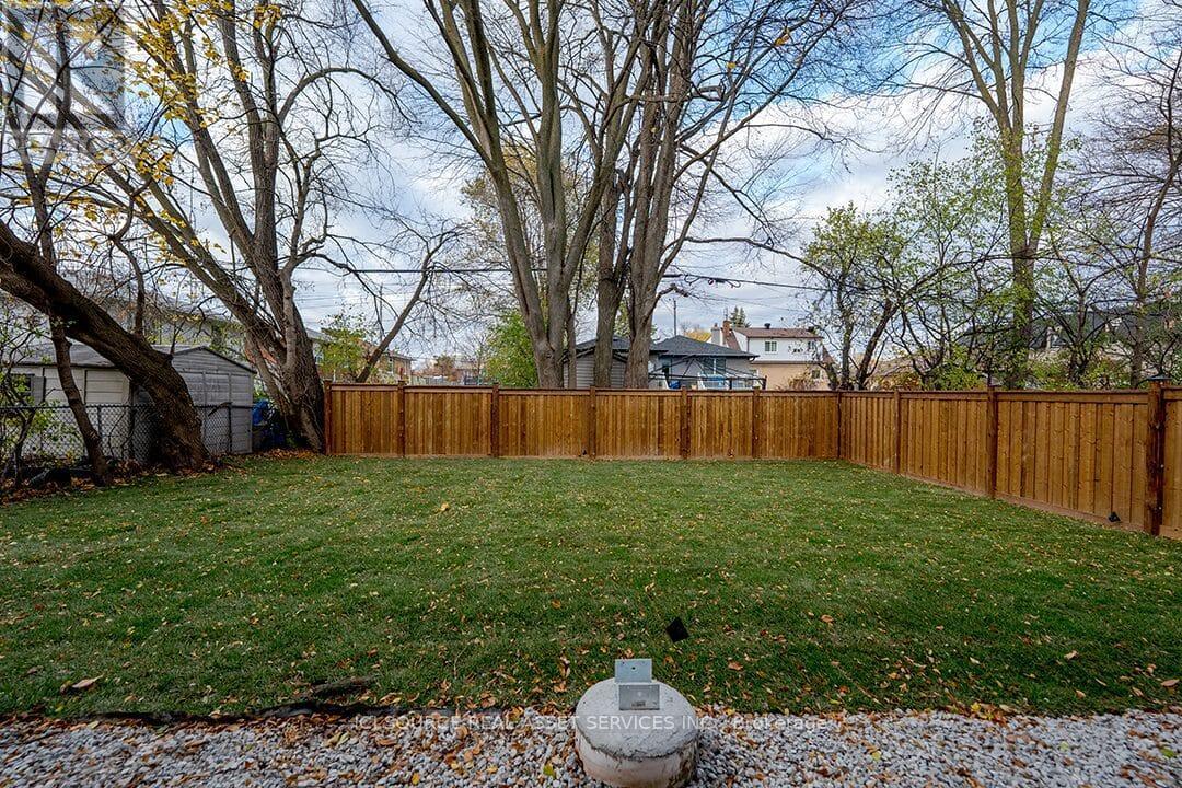 38 Ridgevale Drive, Toronto, ON - Outdoor