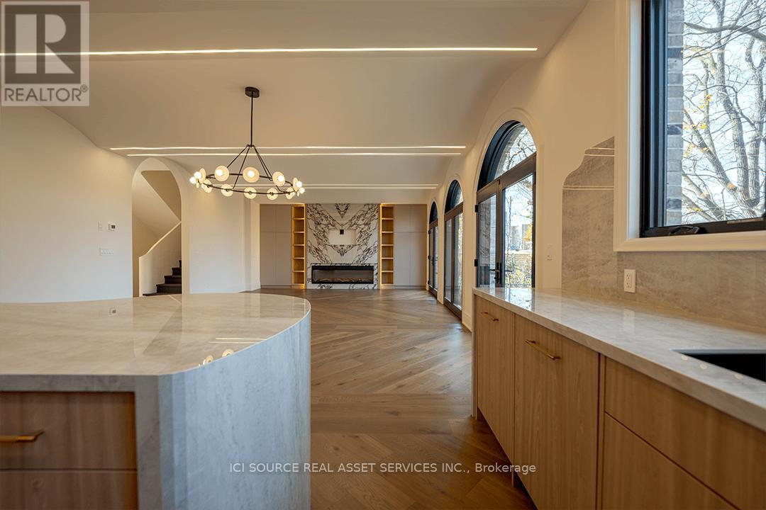 38 Ridgevale Drive, Toronto, ON - Indoor Photo Showing Kitchen