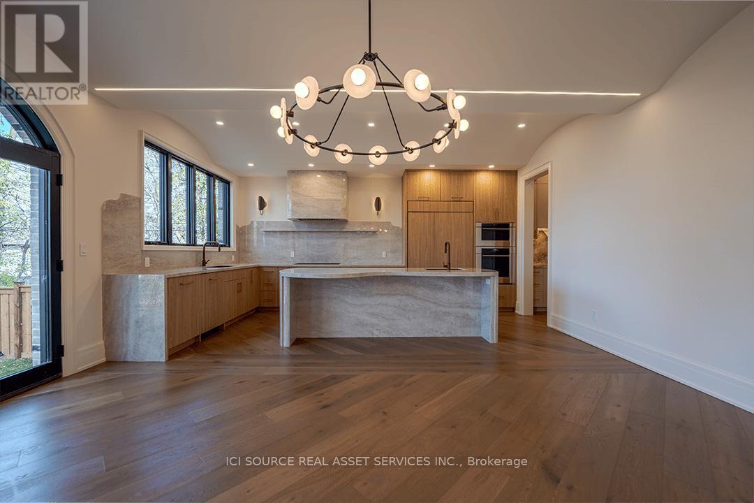 38 Ridgevale Drive, Toronto, ON - Indoor Photo Showing Kitchen