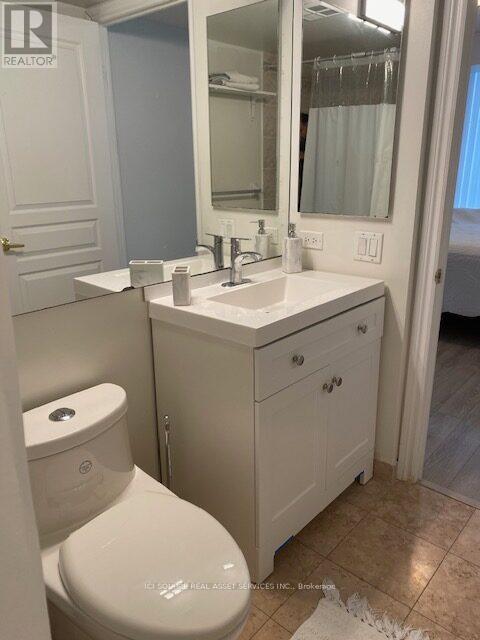 519 - 15 Northtown Way, Toronto, ON - Indoor Photo Showing Bathroom
