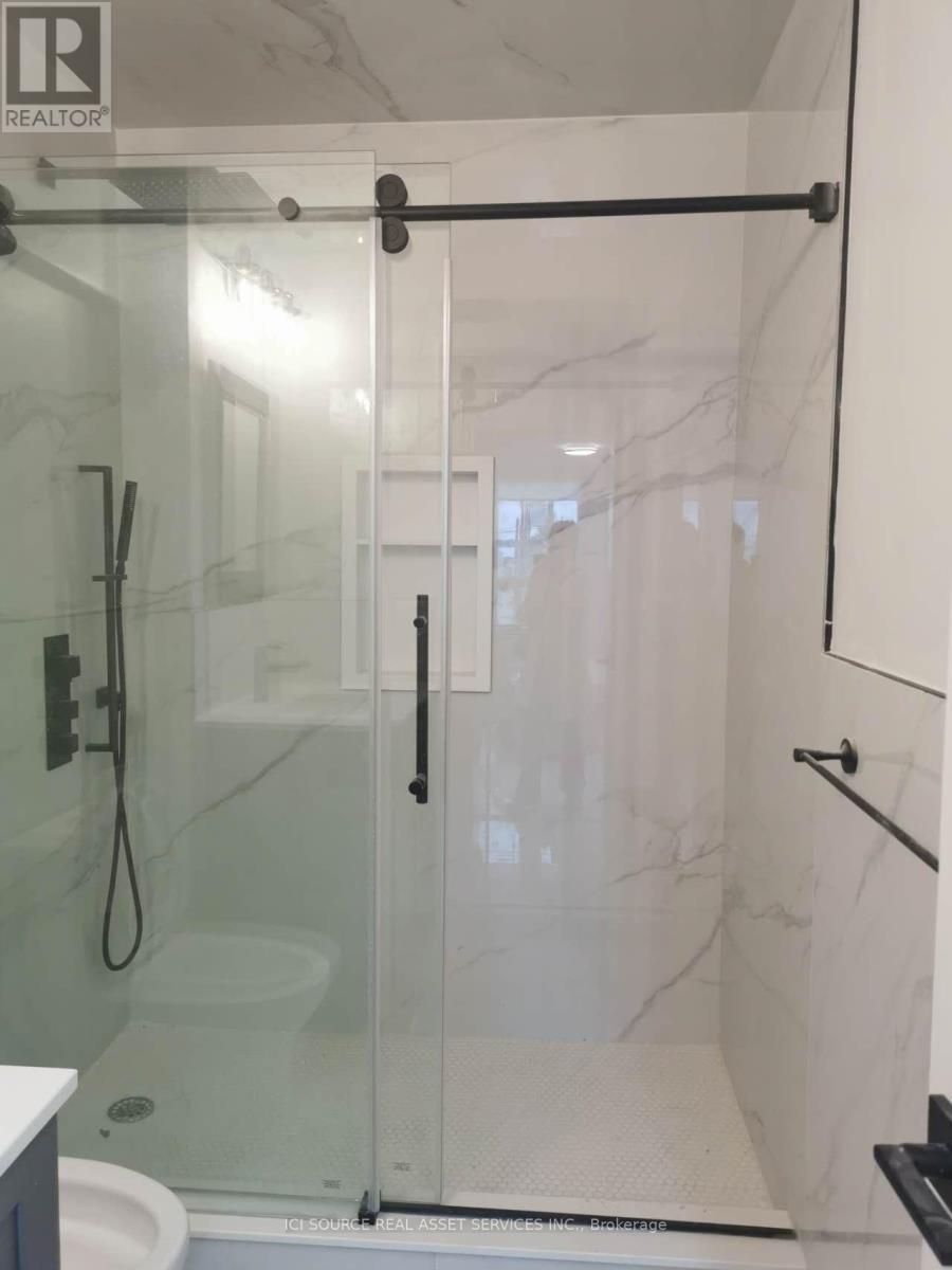 6 - 2135 Jane Street, Toronto, ON - Indoor Photo Showing Bathroom