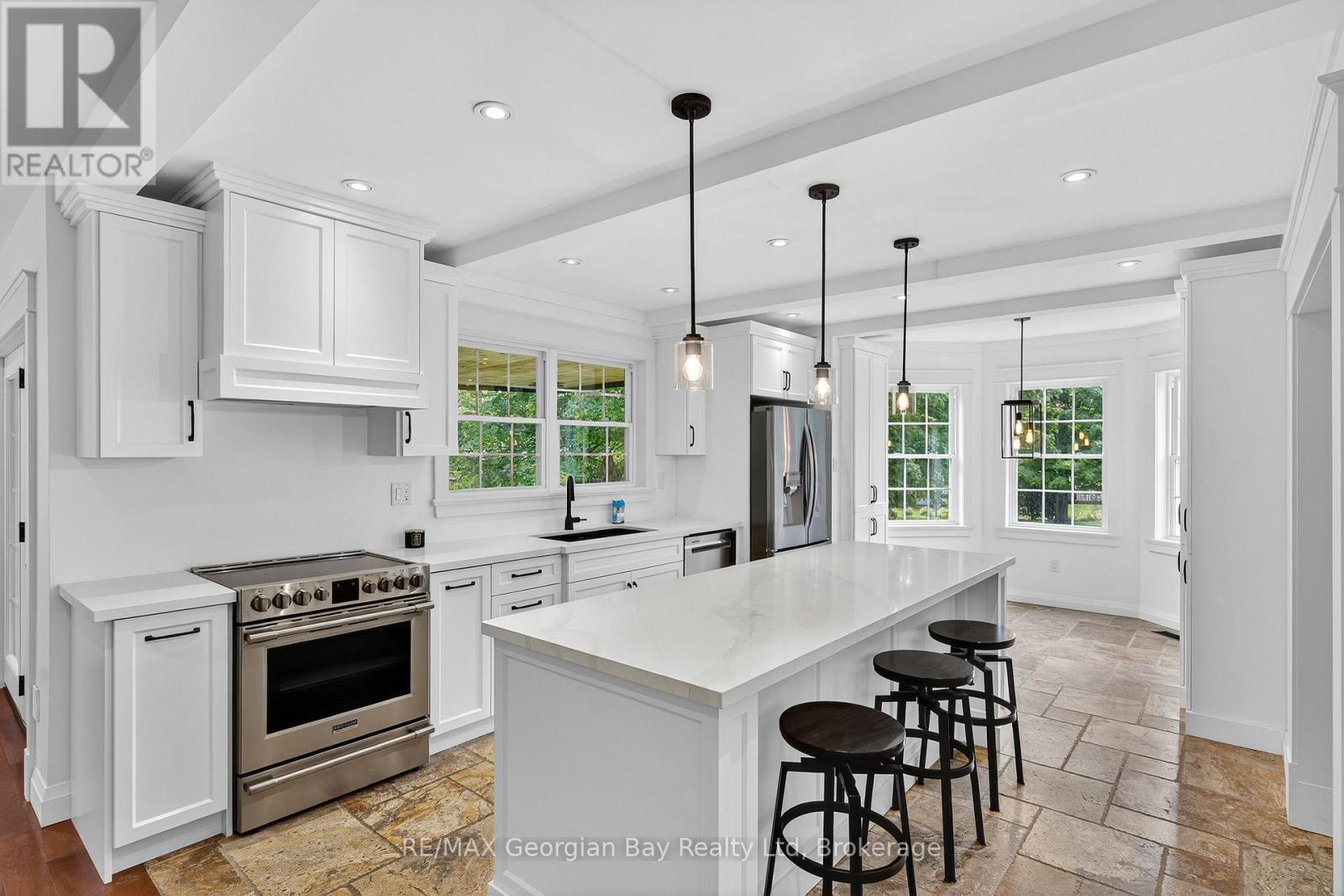 105 Duckworth Street, Barrie (Codrington), ON - Indoor Photo Showing Kitchen With Stainless Steel Kitchen With Upgraded Kitchen