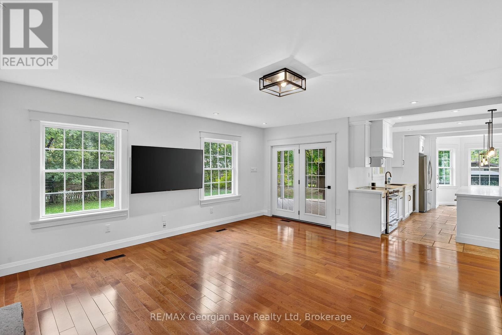 105 Duckworth Street, Barrie (Codrington), ON - Indoor