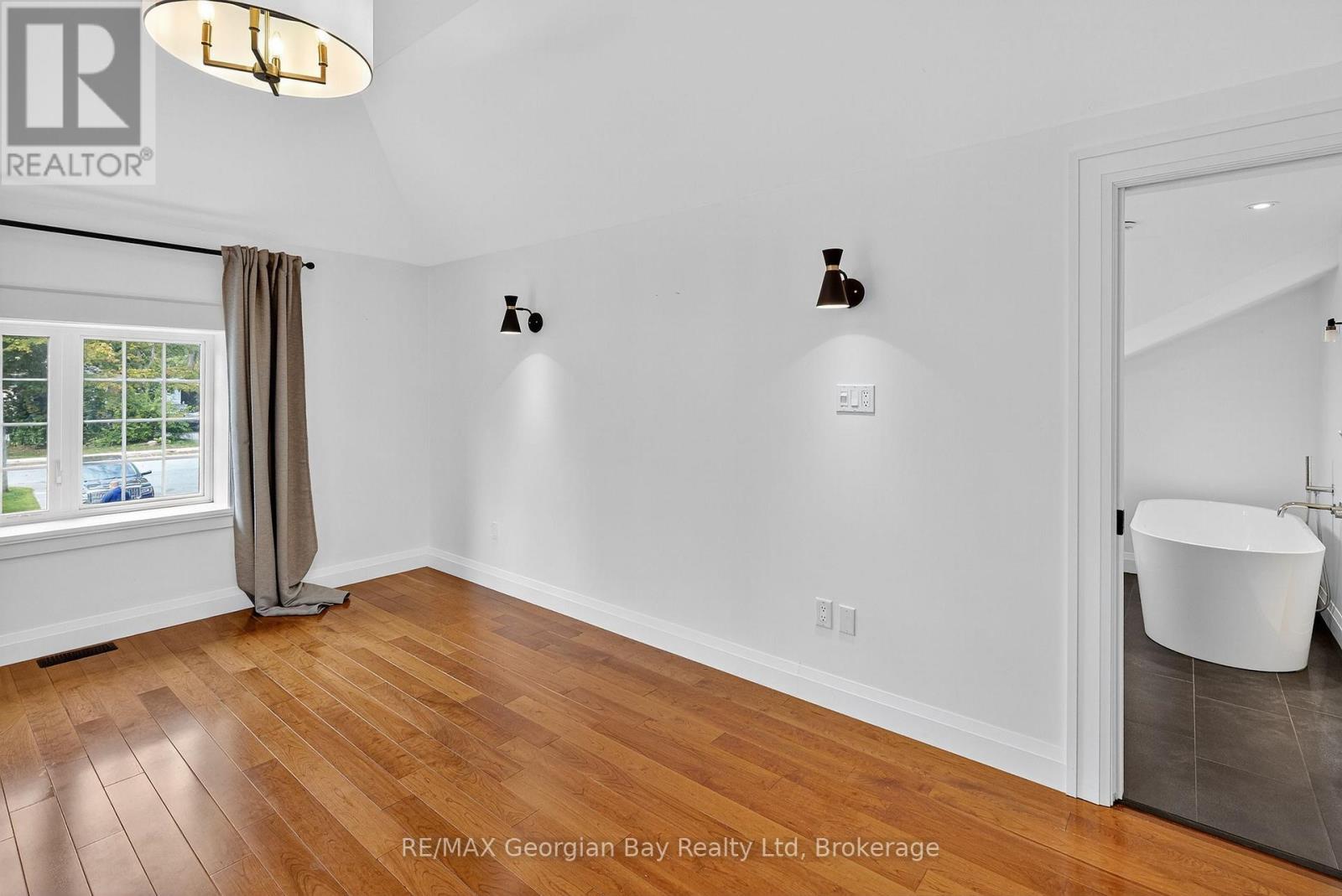 105 Duckworth Street, Barrie (Codrington), ON - Indoor Photo Showing Other Room