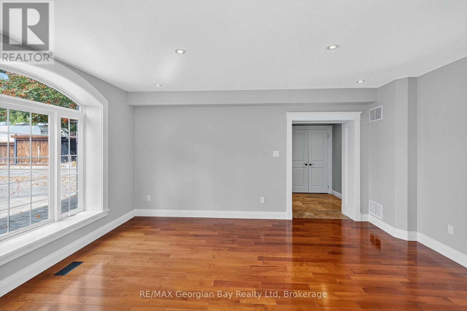 105 Duckworth Street, Barrie (Codrington), ON - Indoor Photo Showing Other Room