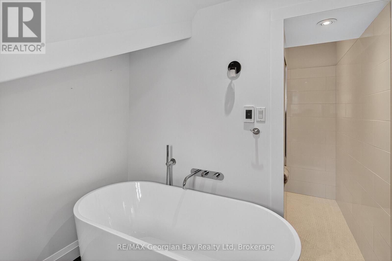 105 Duckworth Street, Barrie (Codrington), ON - Indoor Photo Showing Bathroom
