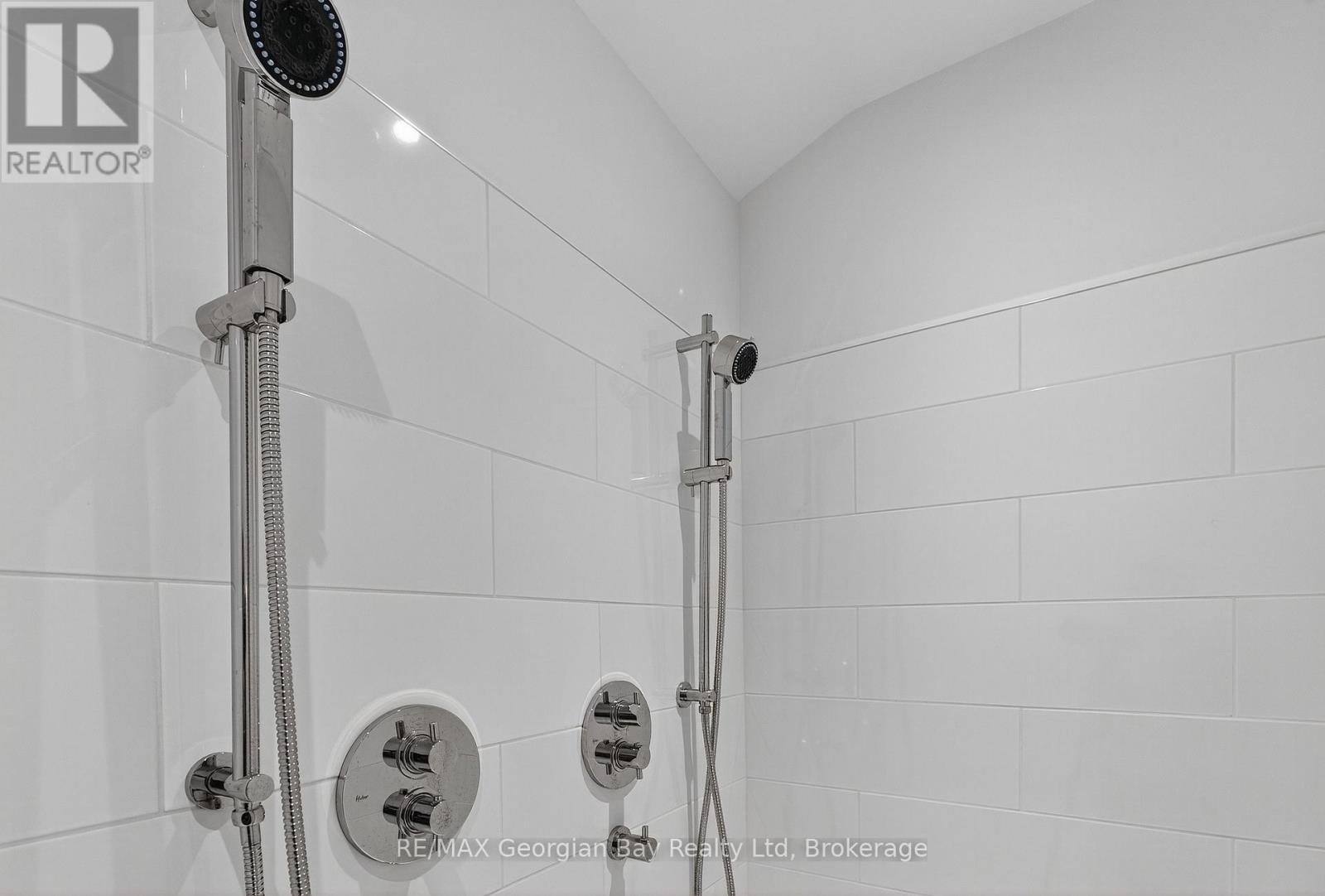 105 Duckworth Street, Barrie (Codrington), ON - Indoor Photo Showing Bathroom