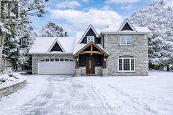 105 DUCKWORTH STREET Barrie (Codrington), ON L4M 3V9