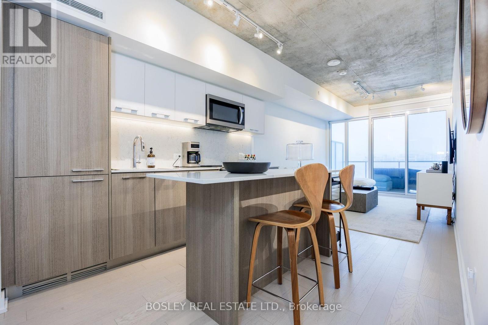 1210 - 15 Baseball Place, Toronto, ON - Indoor Photo Showing Kitchen With Upgraded Kitchen