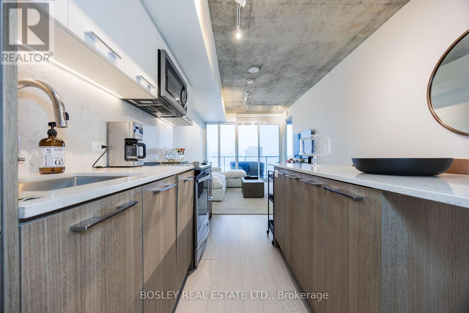 1210 - 15 Baseball Place, Toronto, ON - Indoor Photo Showing Kitchen