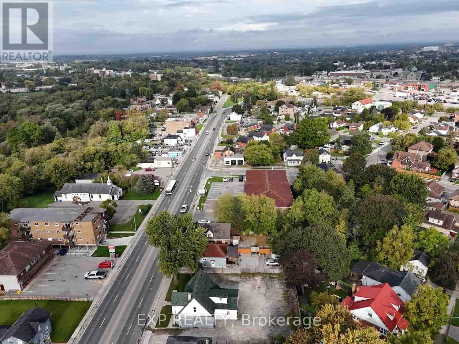 853 Simcoe Street S, Oshawa, ON