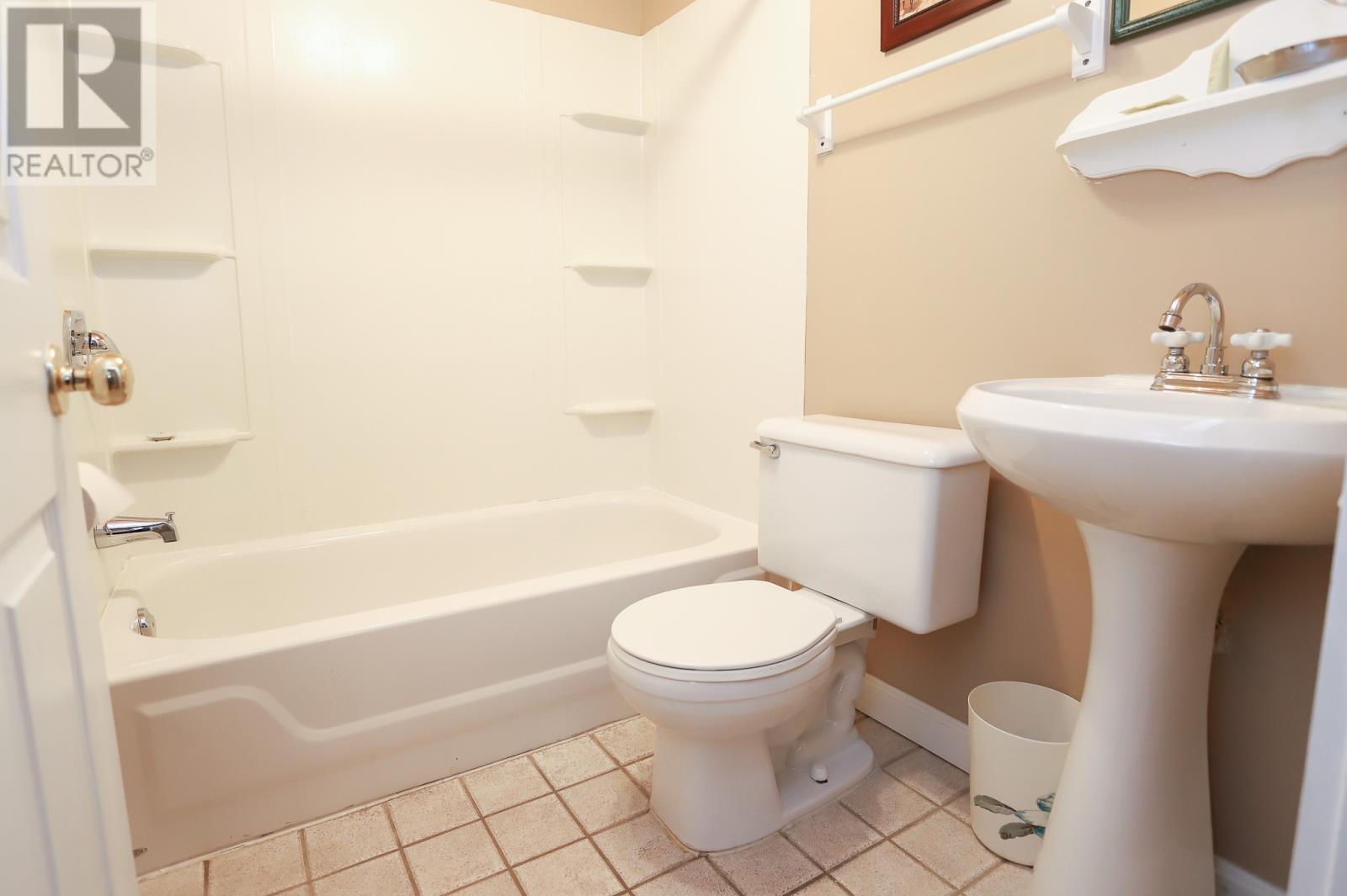 16 Gallivan'S Lane, Trinity, NL - Indoor Photo Showing Bathroom