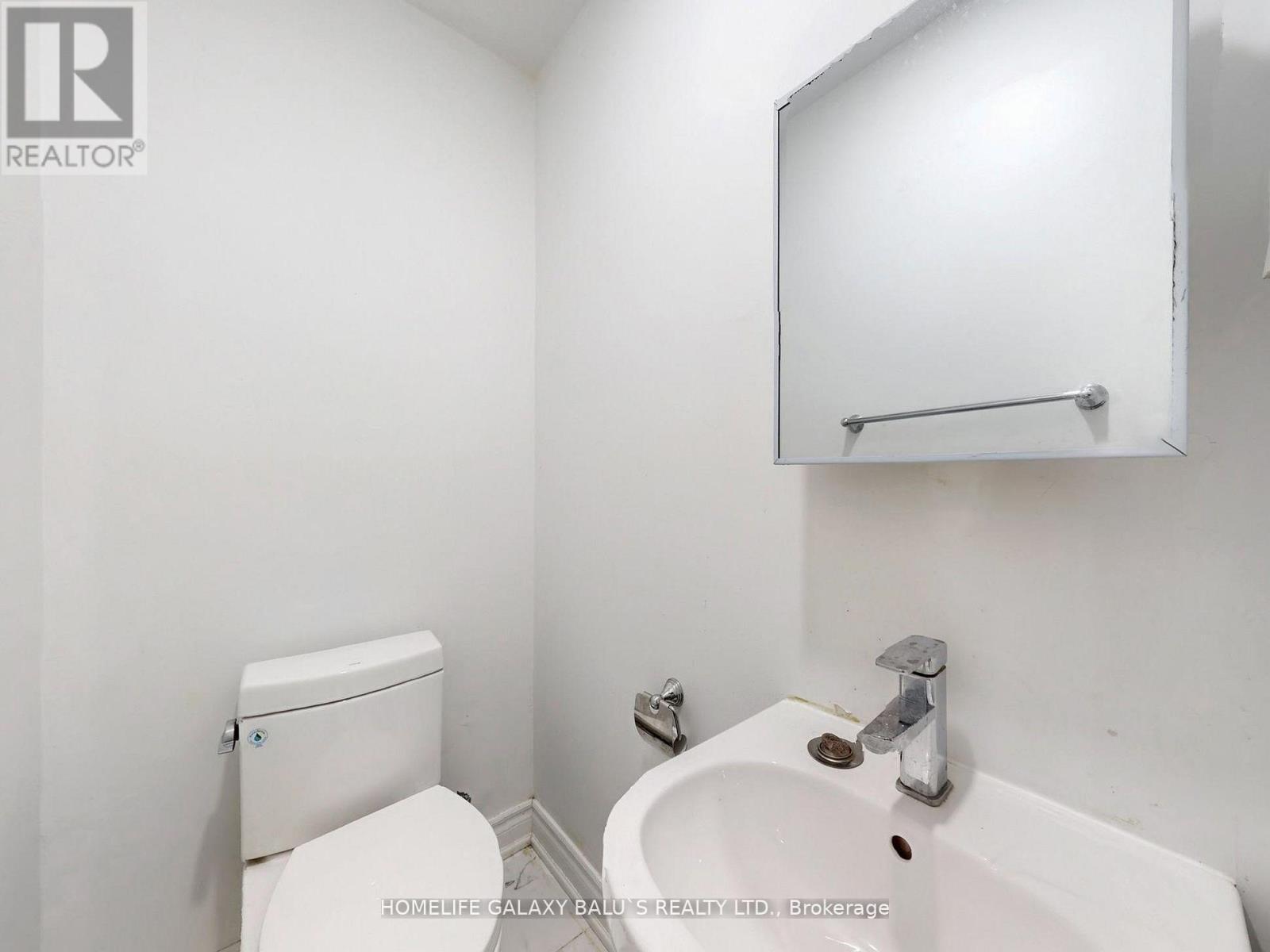 76 Lowry Square, Toronto, ON - Indoor Photo Showing Bathroom