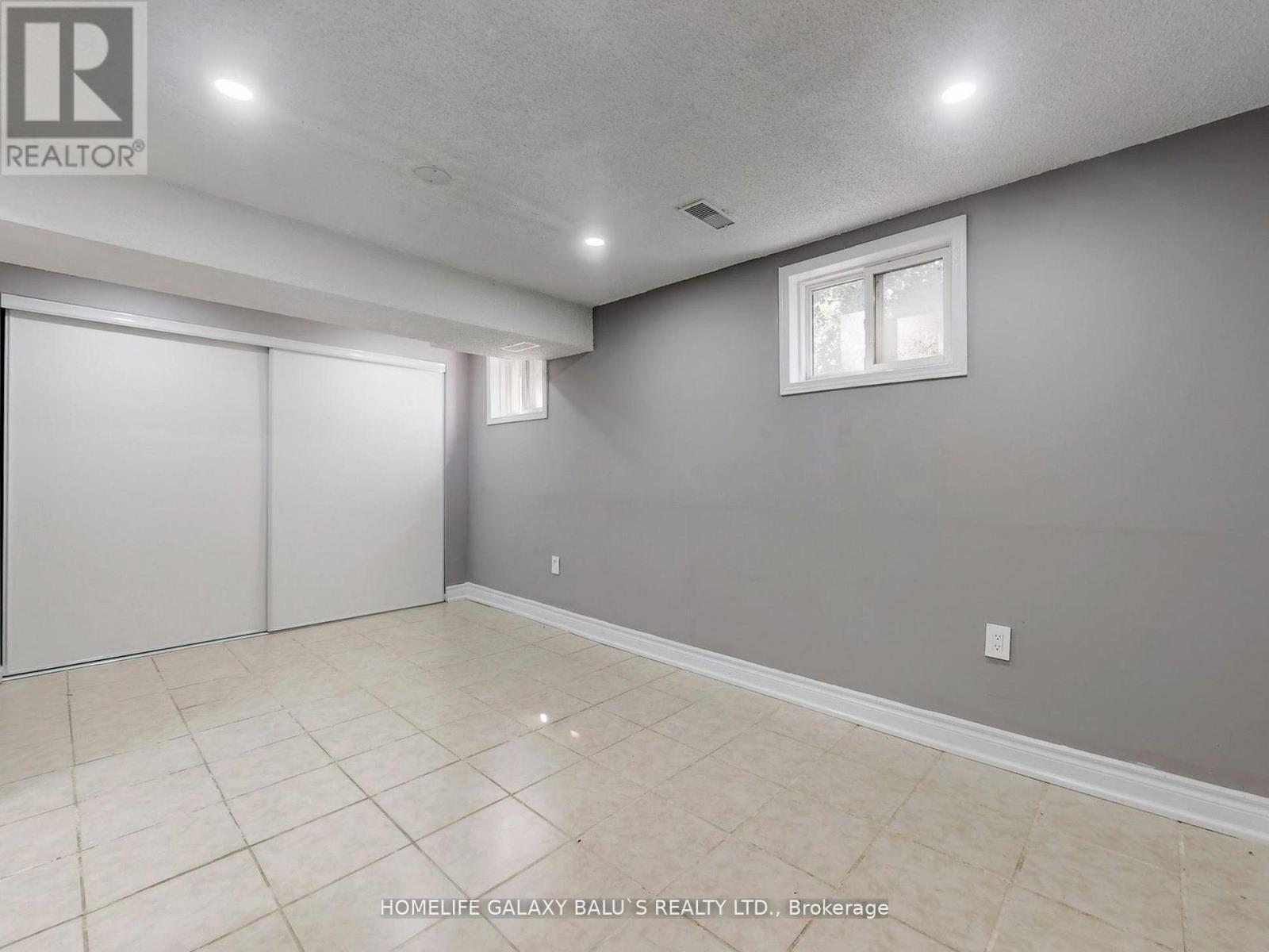 76 Lowry Square, Toronto, ON - Indoor