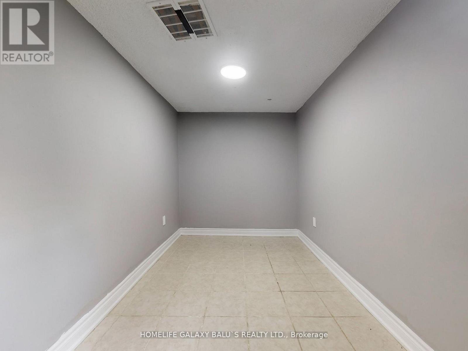 76 Lowry Square, Toronto, ON - Indoor Photo Showing Other Room