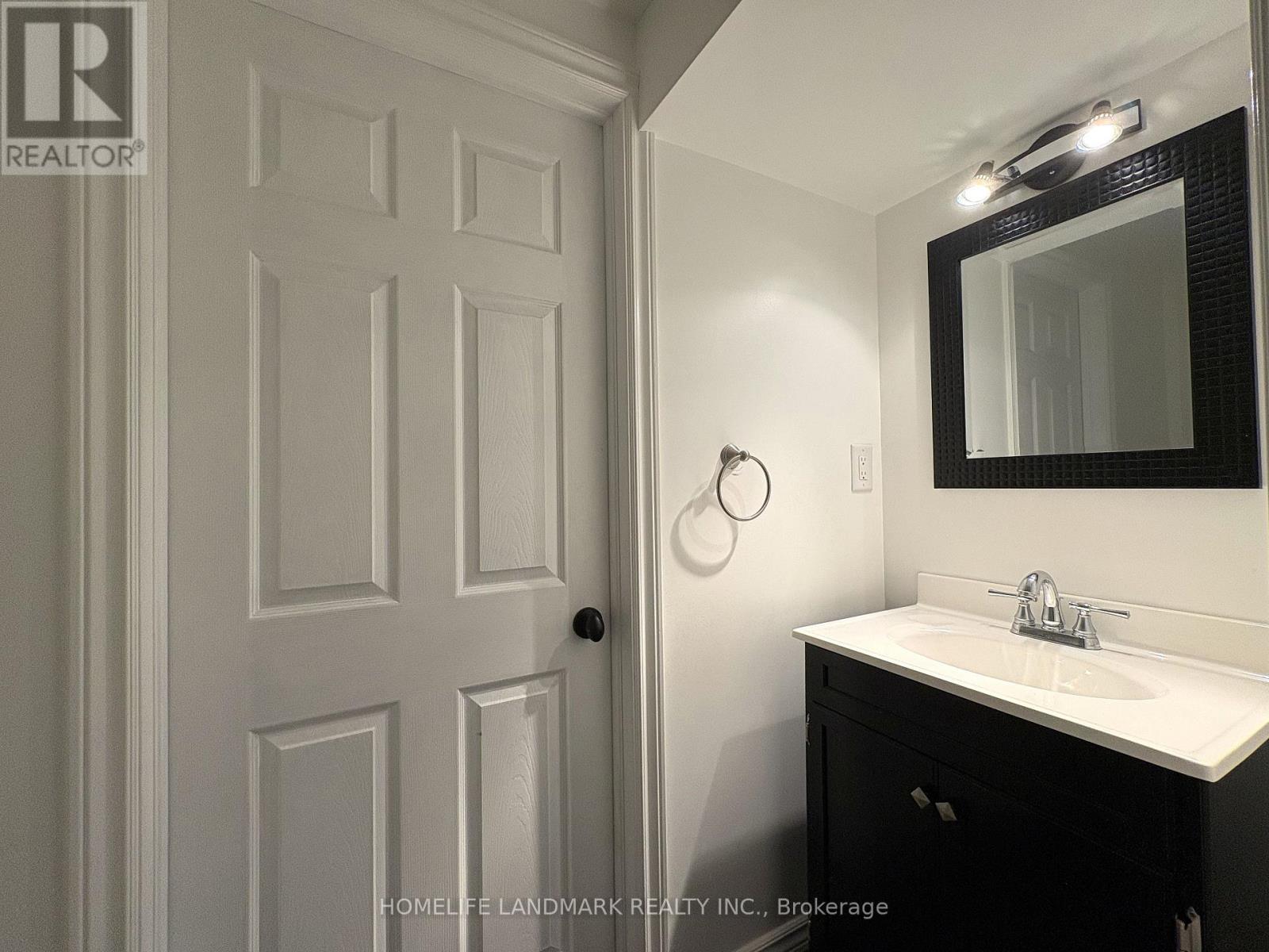 27 Devonwood Drive, Markham, ON - Indoor Photo Showing Bathroom