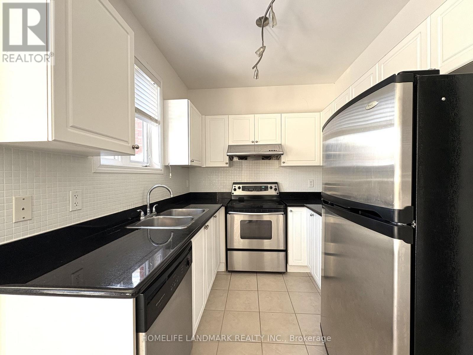 27 Devonwood Drive, Markham, ON - Indoor Photo Showing Kitchen With Double Sink