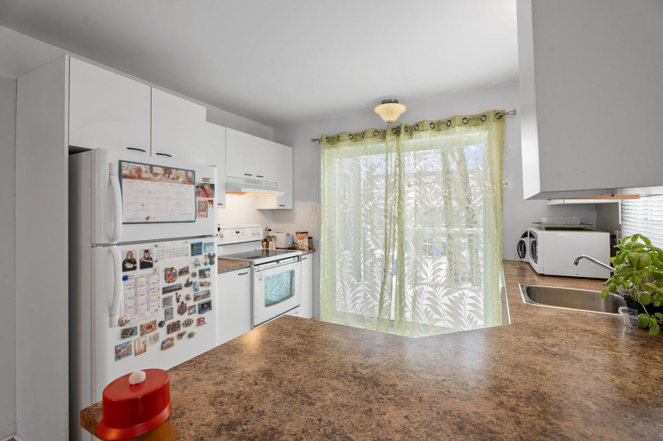 Kitchen - 158 - 162 Rue Des Peupliers, Blainville, QC - Indoor Photo Showing Kitchen