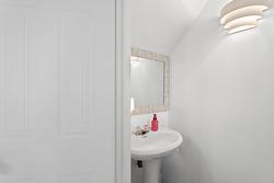 Powder room -