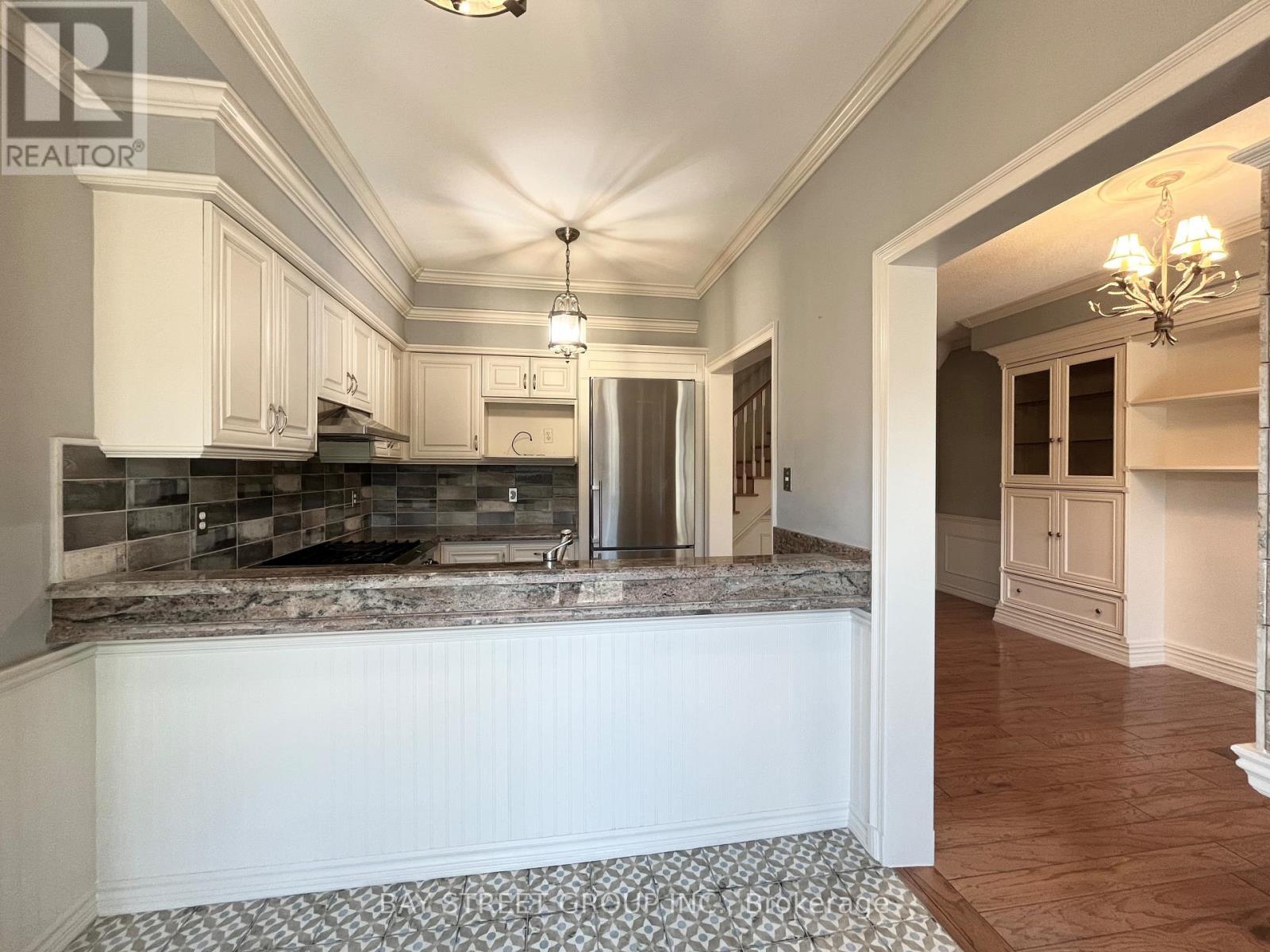 43 - 180 Blue Willow Drive, Vaughan, ON - Indoor Photo Showing Kitchen