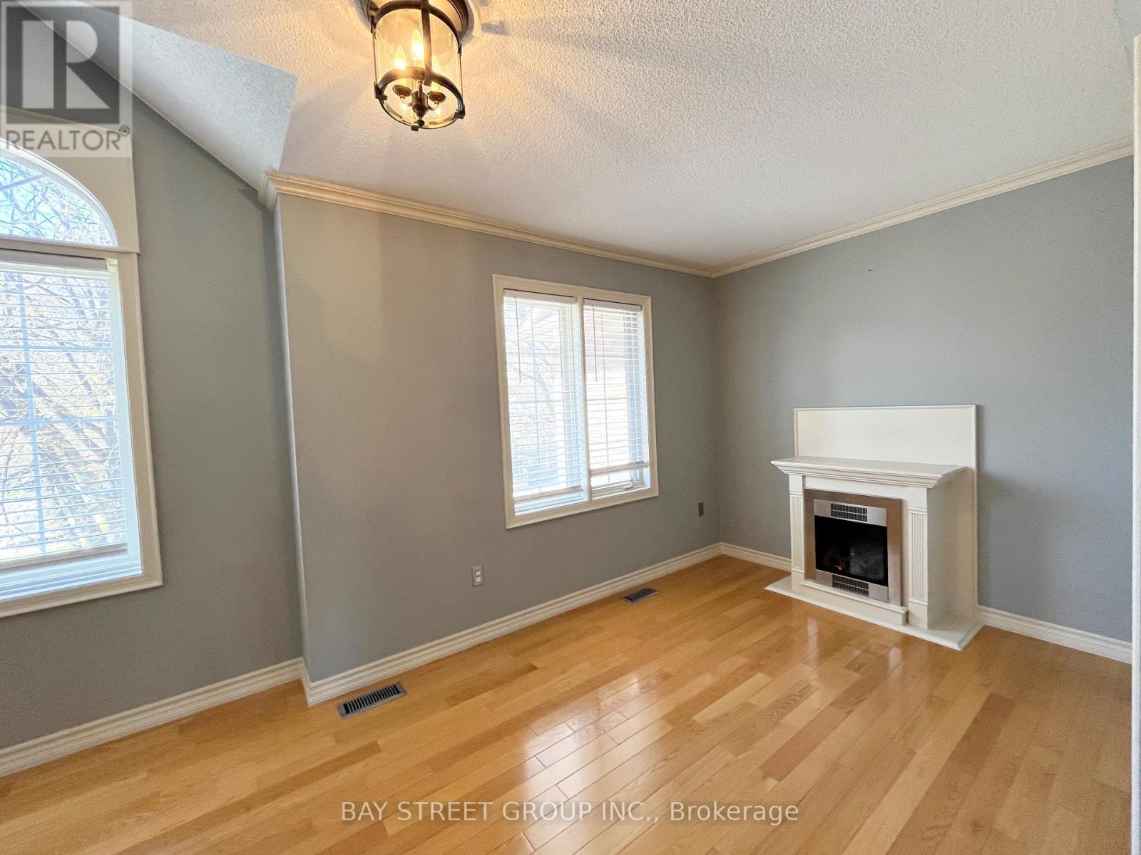 43 - 180 Blue Willow Drive, Vaughan, ON - Indoor With Fireplace