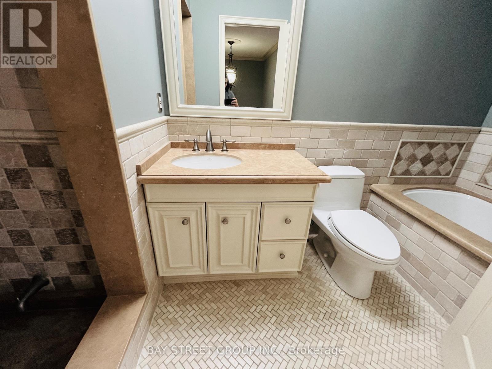 43 - 180 Blue Willow Drive, Vaughan, ON - Indoor Photo Showing Bathroom