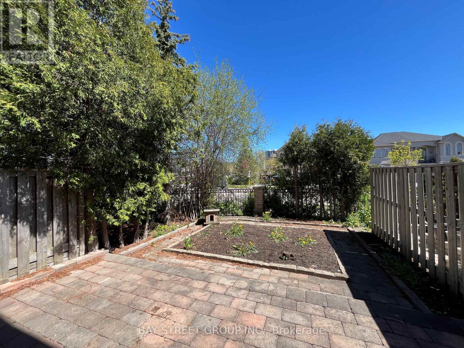 43 - 180 Blue Willow Drive, Vaughan, ON - Outdoor