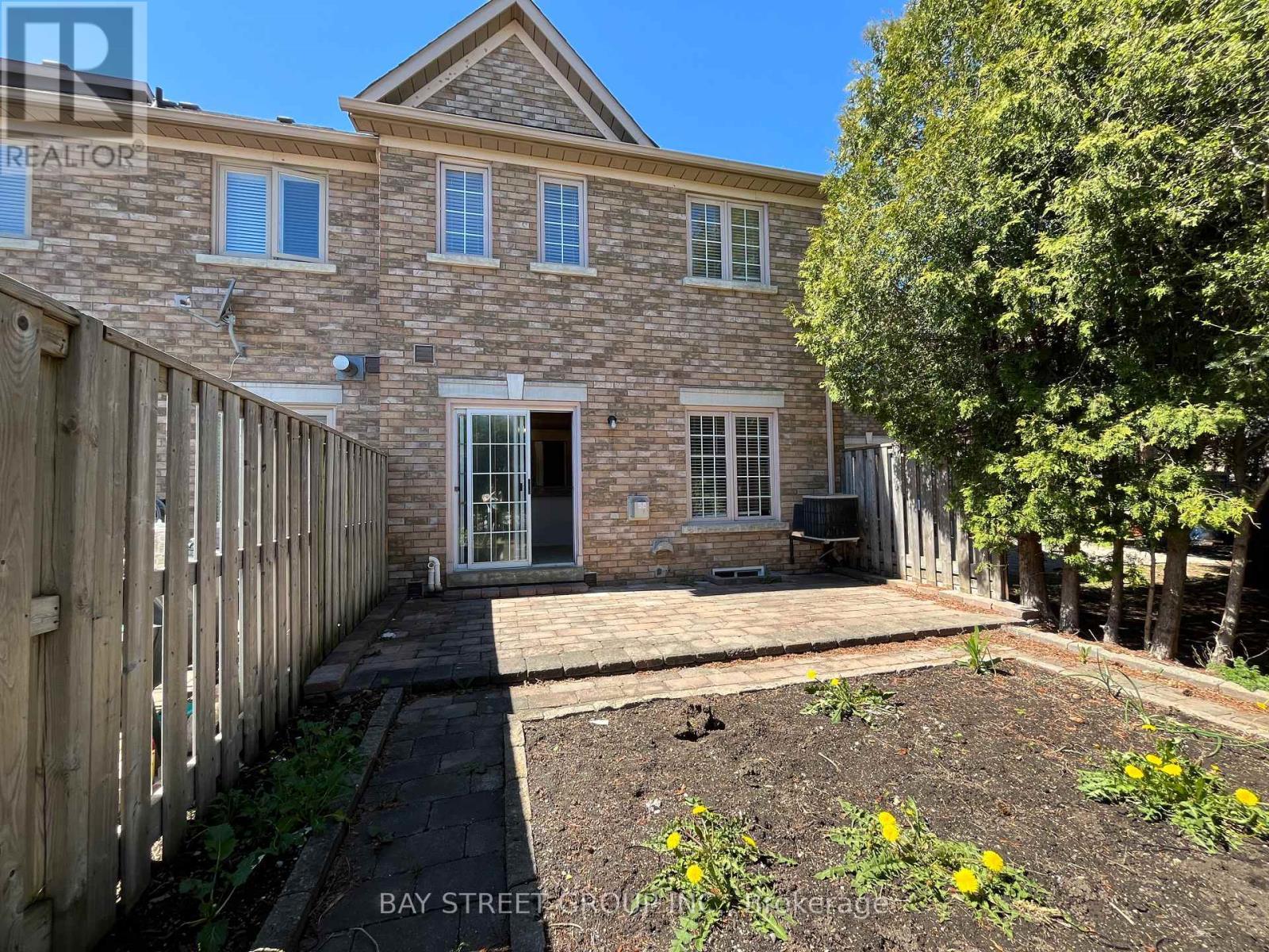 43 - 180 Blue Willow Drive, Vaughan, ON - Outdoor