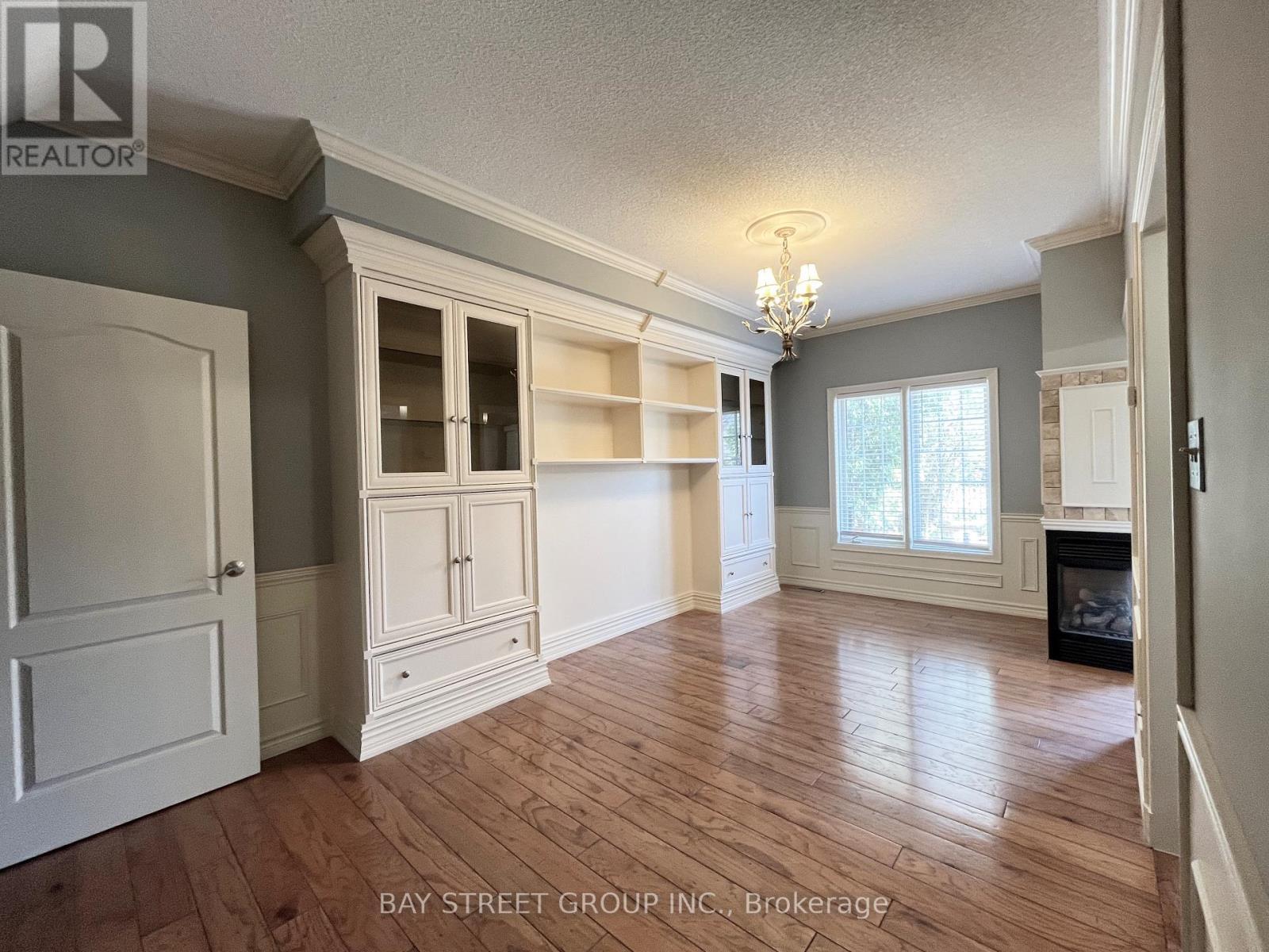43 - 180 Blue Willow Drive, Vaughan, ON - Indoor Photo Showing Other Room With Fireplace
