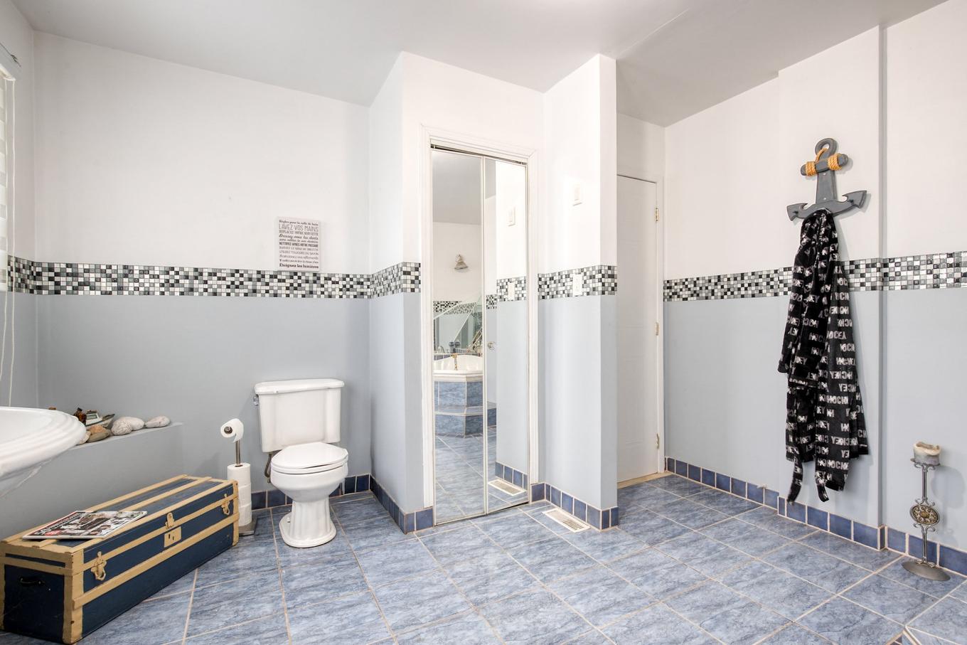 Salle de bains - 16305 - 16305A Av. De La Concorde S., Saint-Hyacinthe, QC - Indoor Photo Showing Bathroom