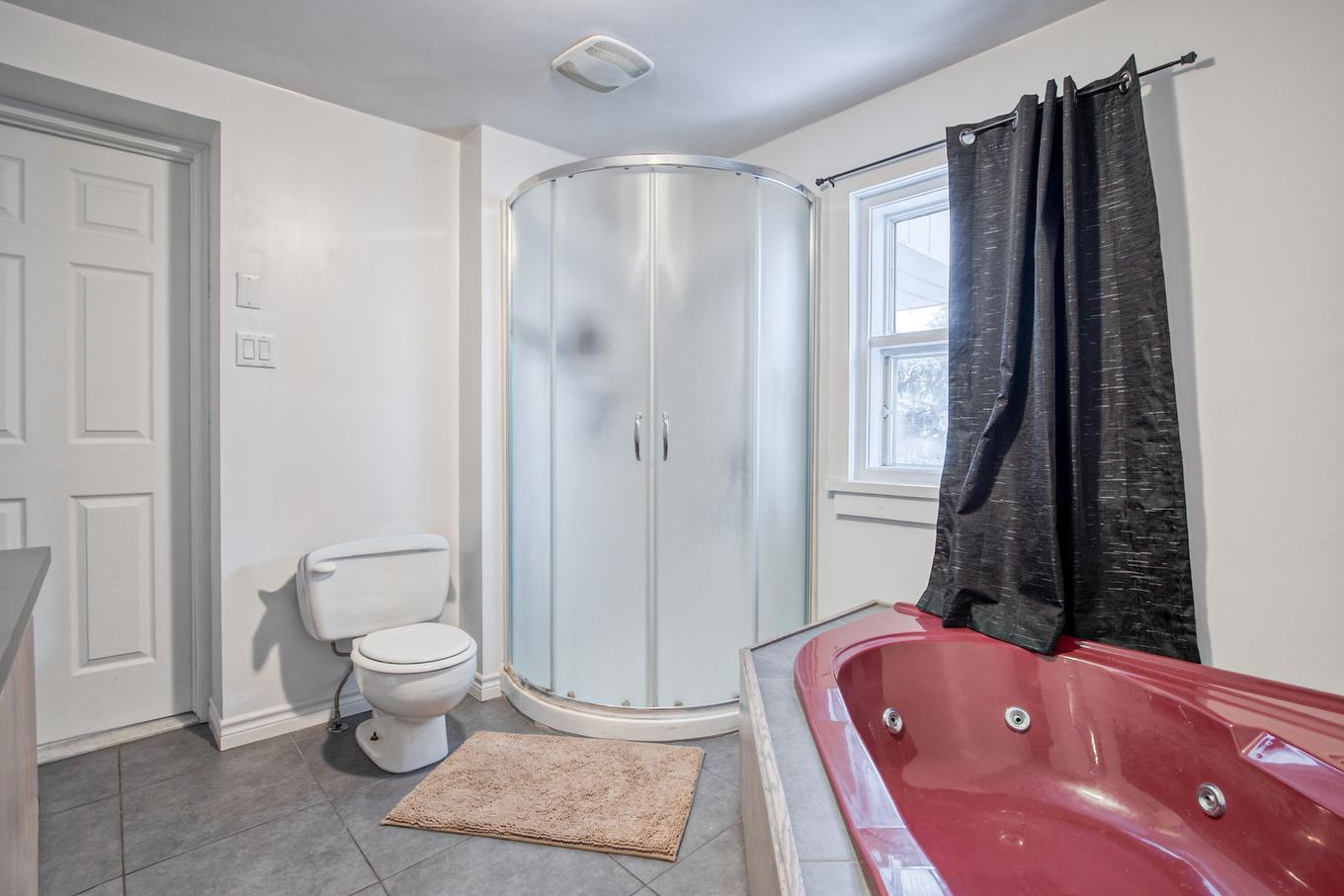 Salle de bains - 16305 - 16305A Av. De La Concorde S., Saint-Hyacinthe, QC - Indoor Photo Showing Bathroom