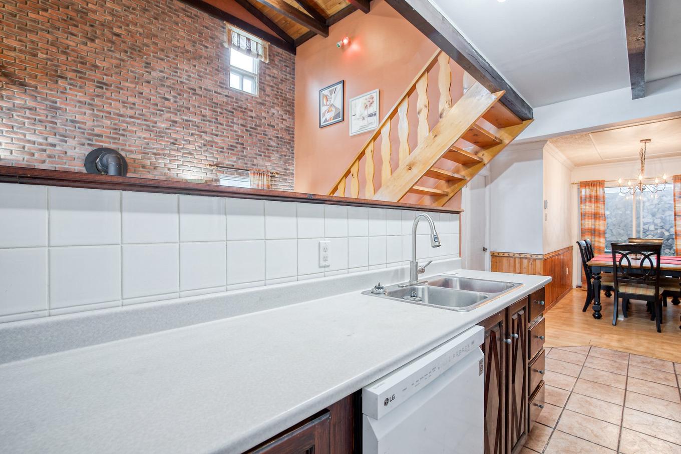 Cuisine - 16305 - 16305A Av. De La Concorde S., Saint-Hyacinthe, QC - Indoor Photo Showing Kitchen With Double Sink