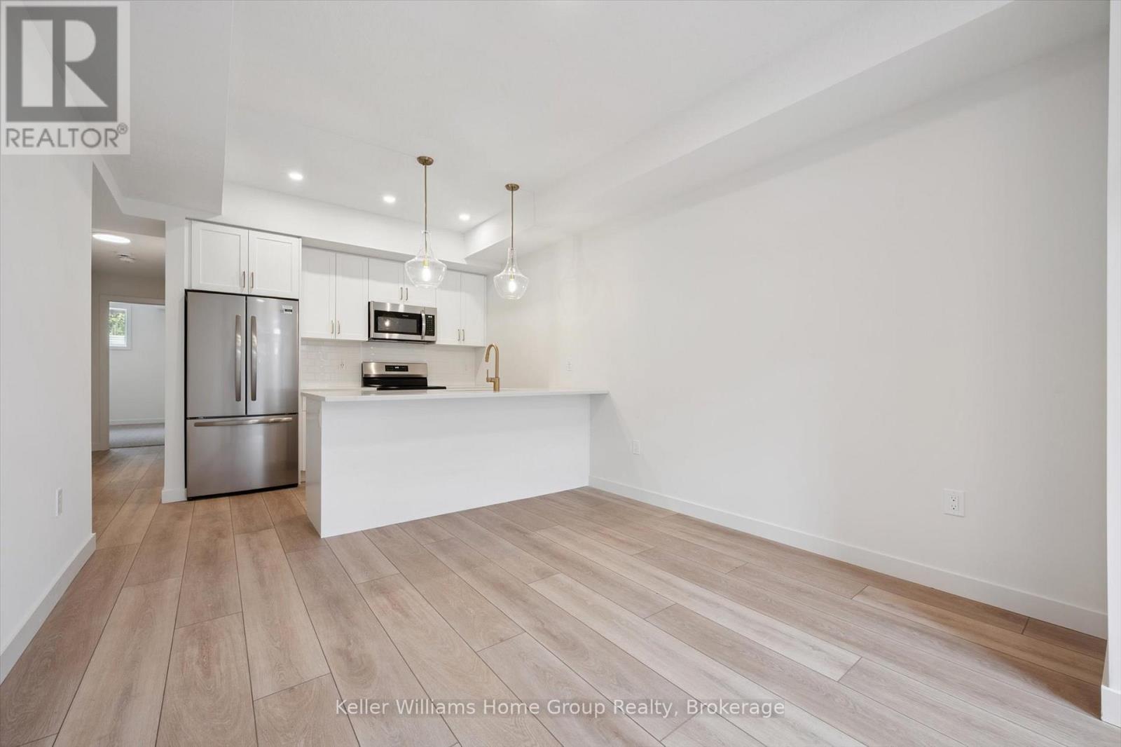 137 - 824 Woolwich Street, Guelph (Riverside Park), ON - Indoor Photo Showing Kitchen