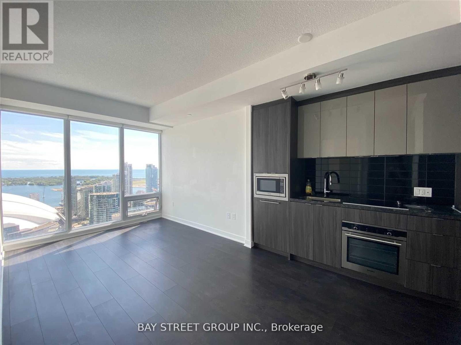 4801 - 125 Blue Jays Way, Toronto, ON - Indoor