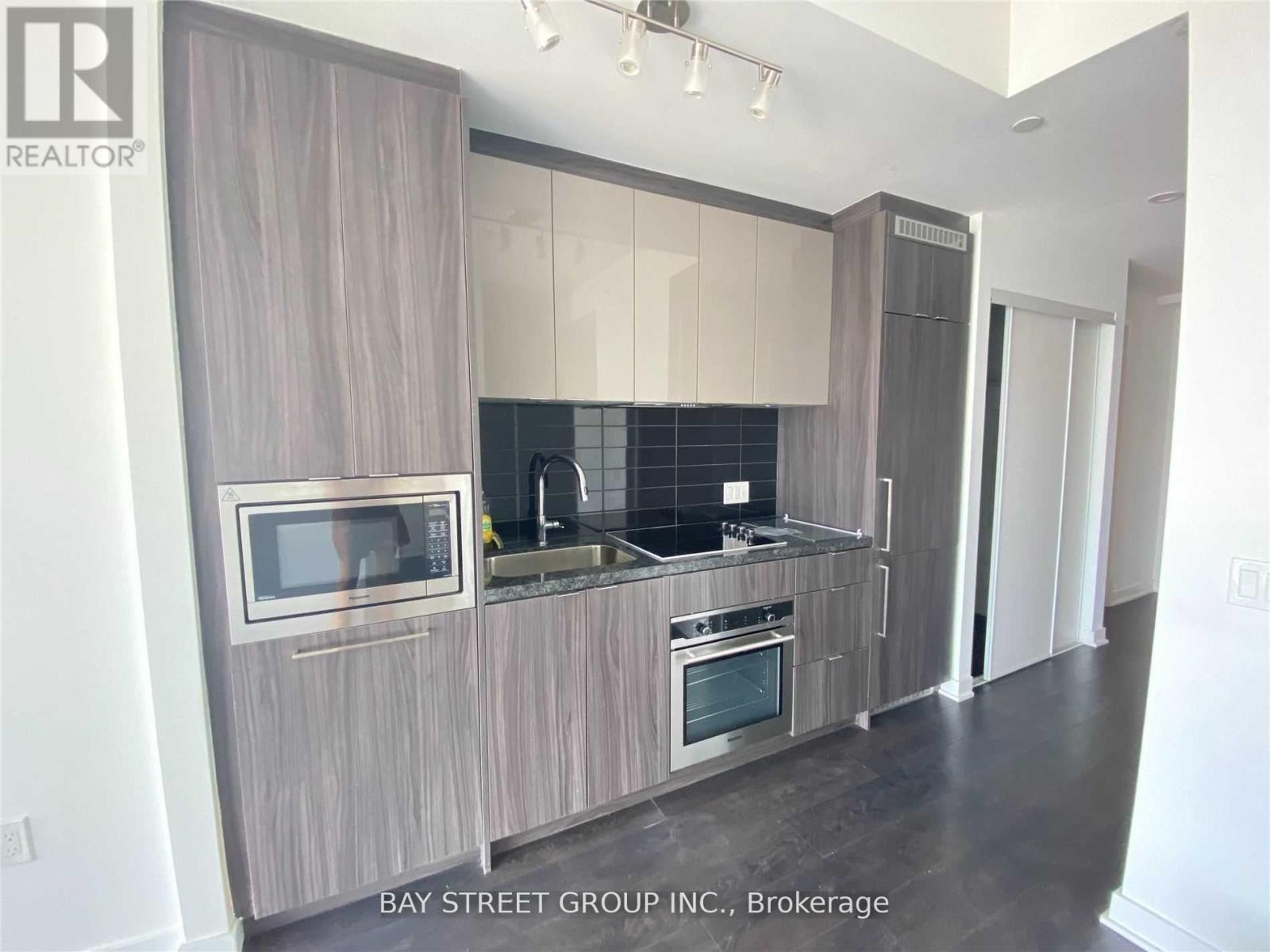 4801 - 125 Blue Jays Way, Toronto, ON - Indoor Photo Showing Kitchen