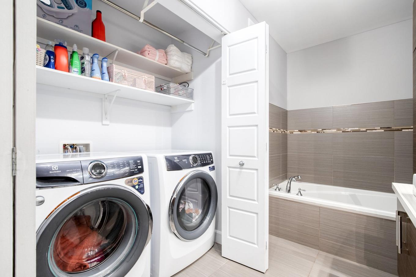 Salle de bains - 17402 Av. De La Concorde S., Saint-Hyacinthe, QC - Indoor Photo Showing Laundry Room