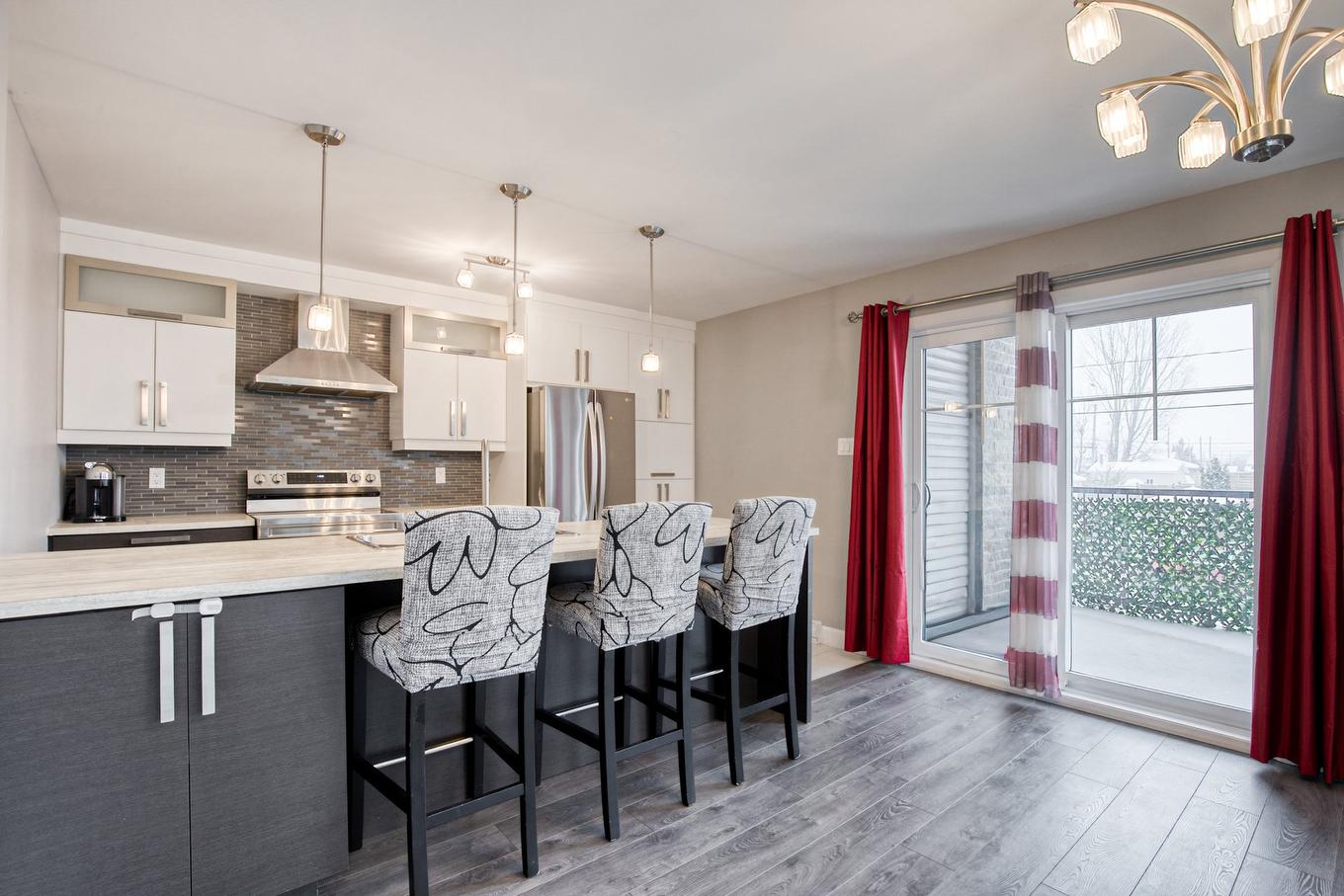 Cuisine - 17402 Av. De La Concorde S., Saint-Hyacinthe, QC - Indoor Photo Showing Kitchen With Upgraded Kitchen