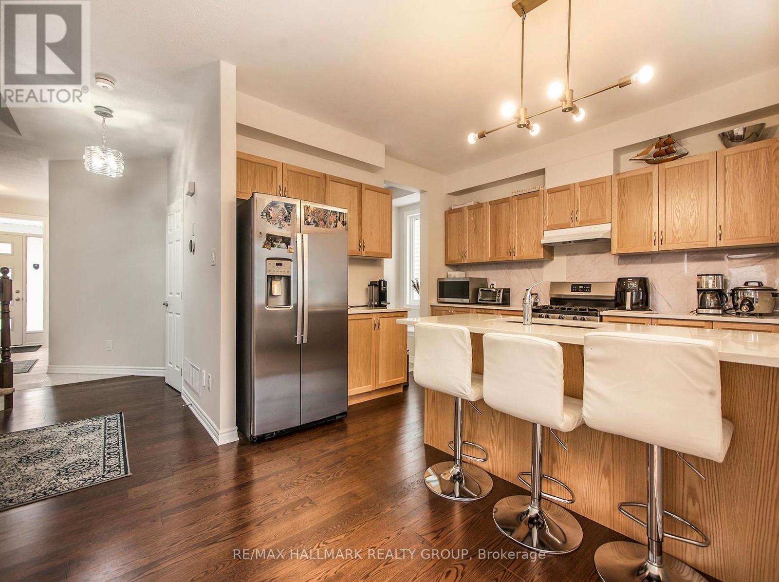 509 Arosa Way, Ottawa, ON - Indoor Photo Showing Kitchen With Stainless Steel Kitchen
