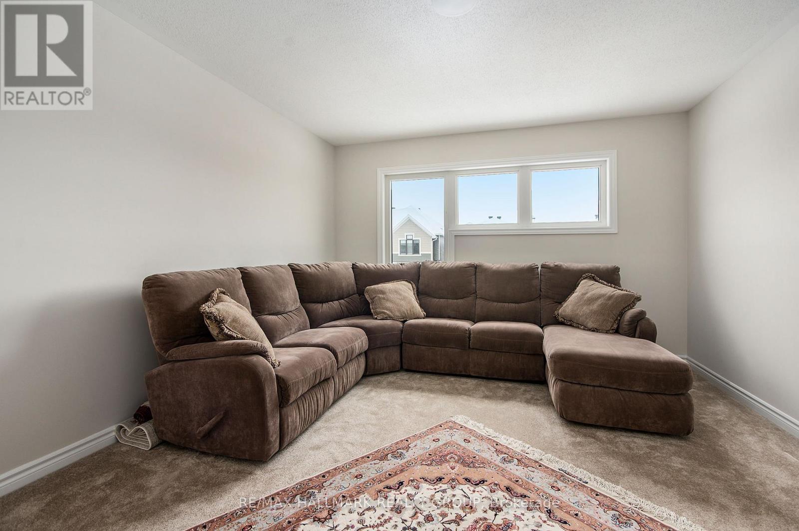 509 Arosa Way, Ottawa, ON - Indoor Photo Showing Living Room