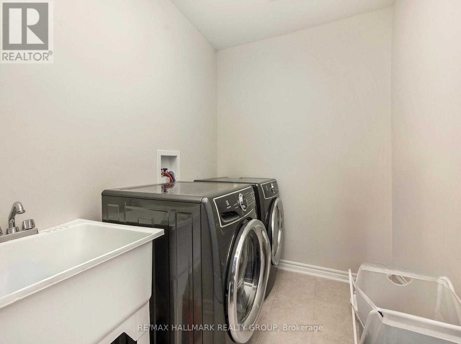 509 Arosa Way, Ottawa, ON - Indoor Photo Showing Laundry Room