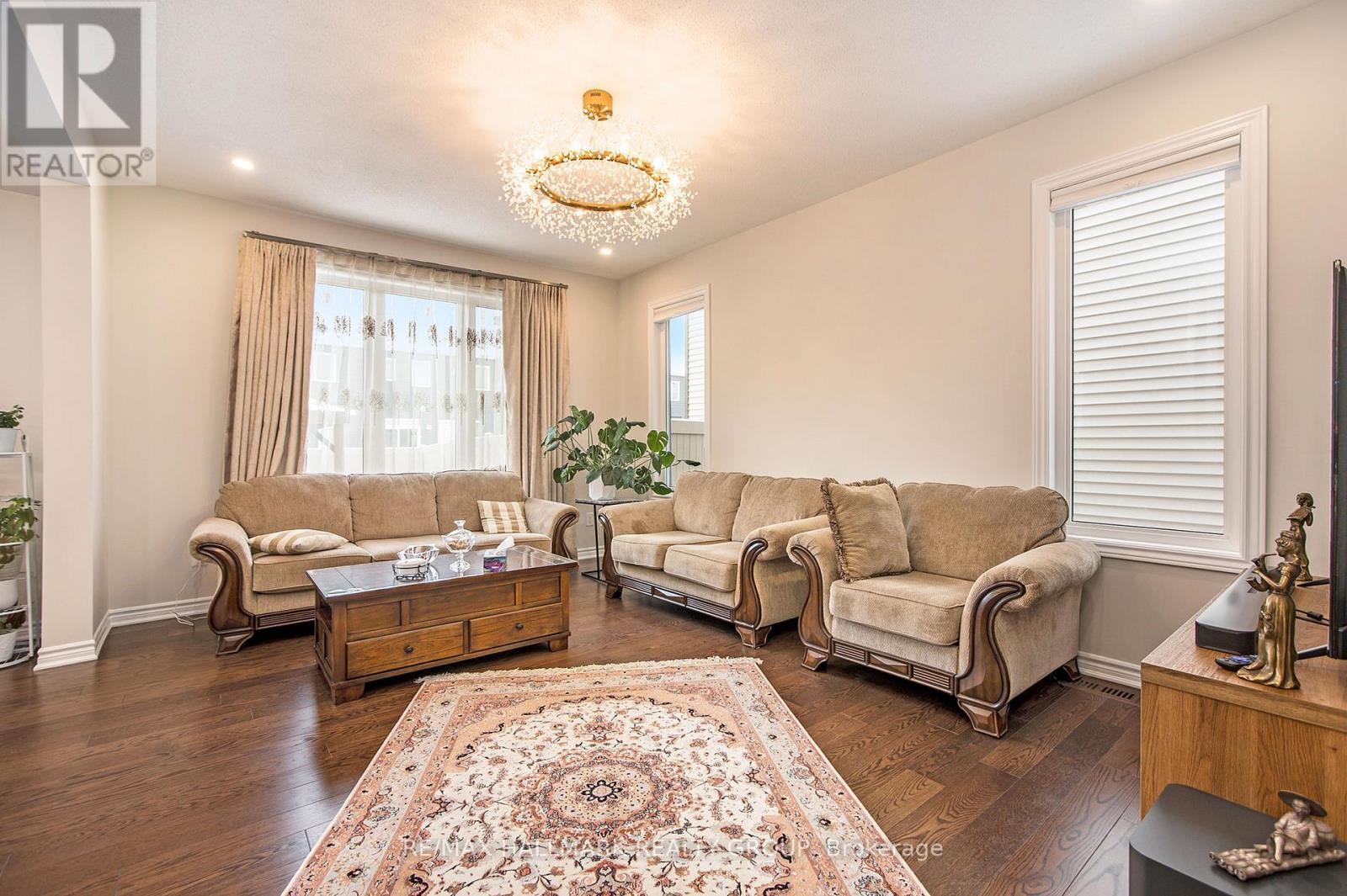 509 Arosa Way, Ottawa, ON - Indoor Photo Showing Living Room