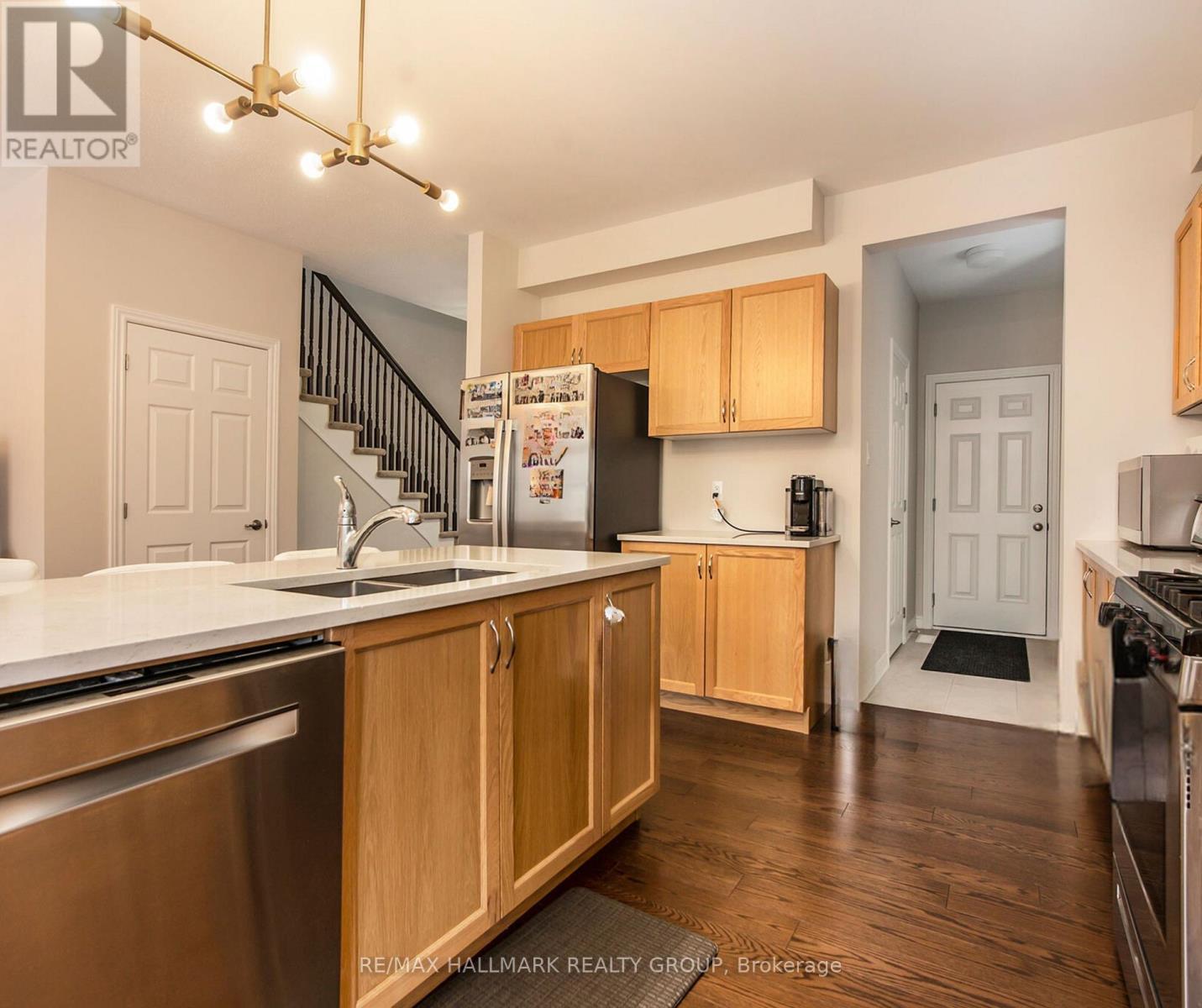 509 Arosa Way, Ottawa, ON - Indoor Photo Showing Kitchen With Double Sink