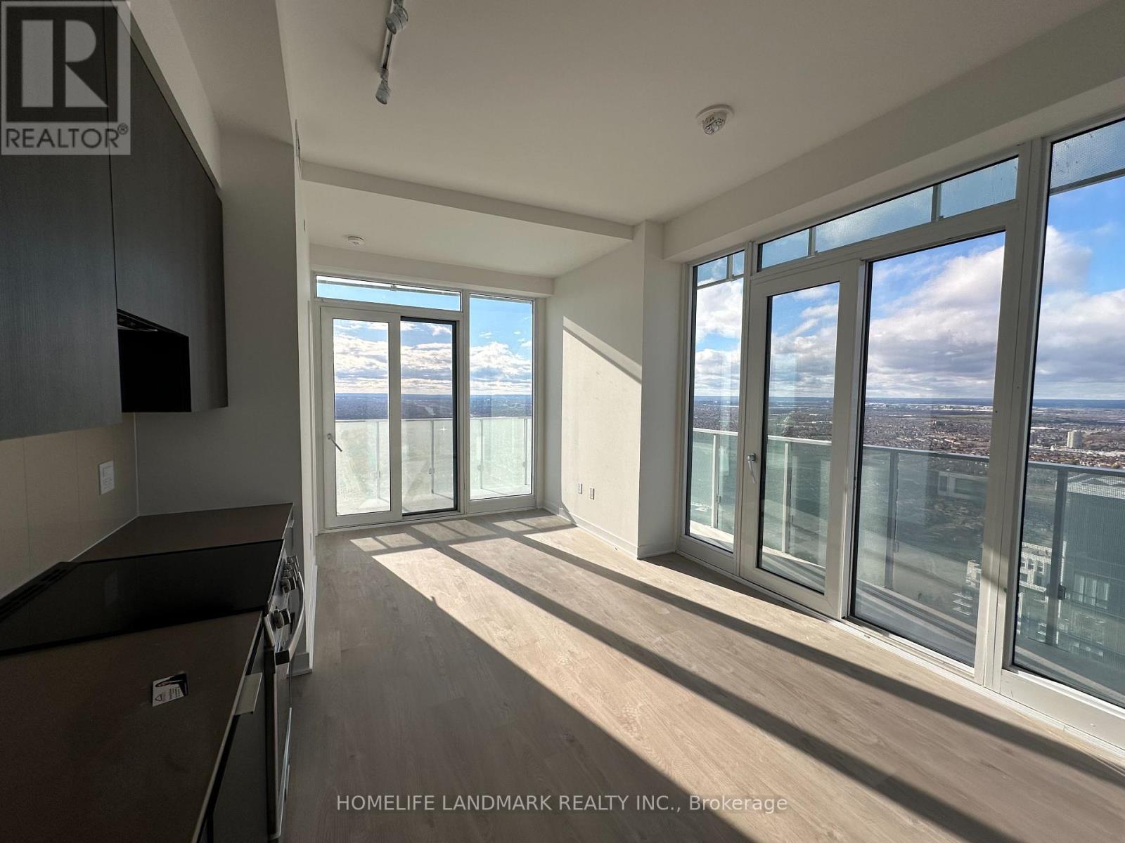 5409 - 3900 Confederation Parkway, Mississauga, ON - Indoor