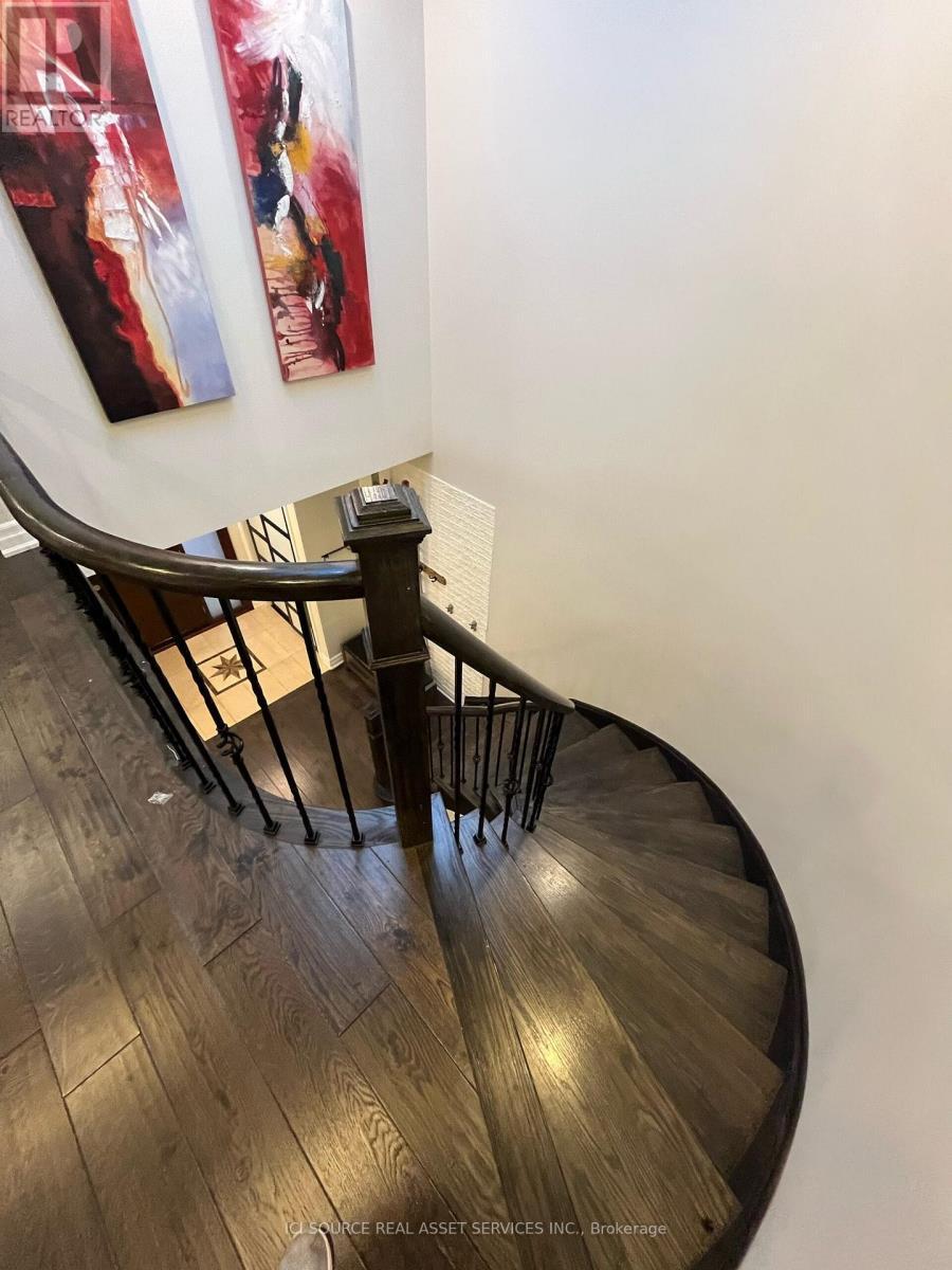 Upper - 419 Seneca Court, Newmarket, ON - Indoor Photo Showing Other Room