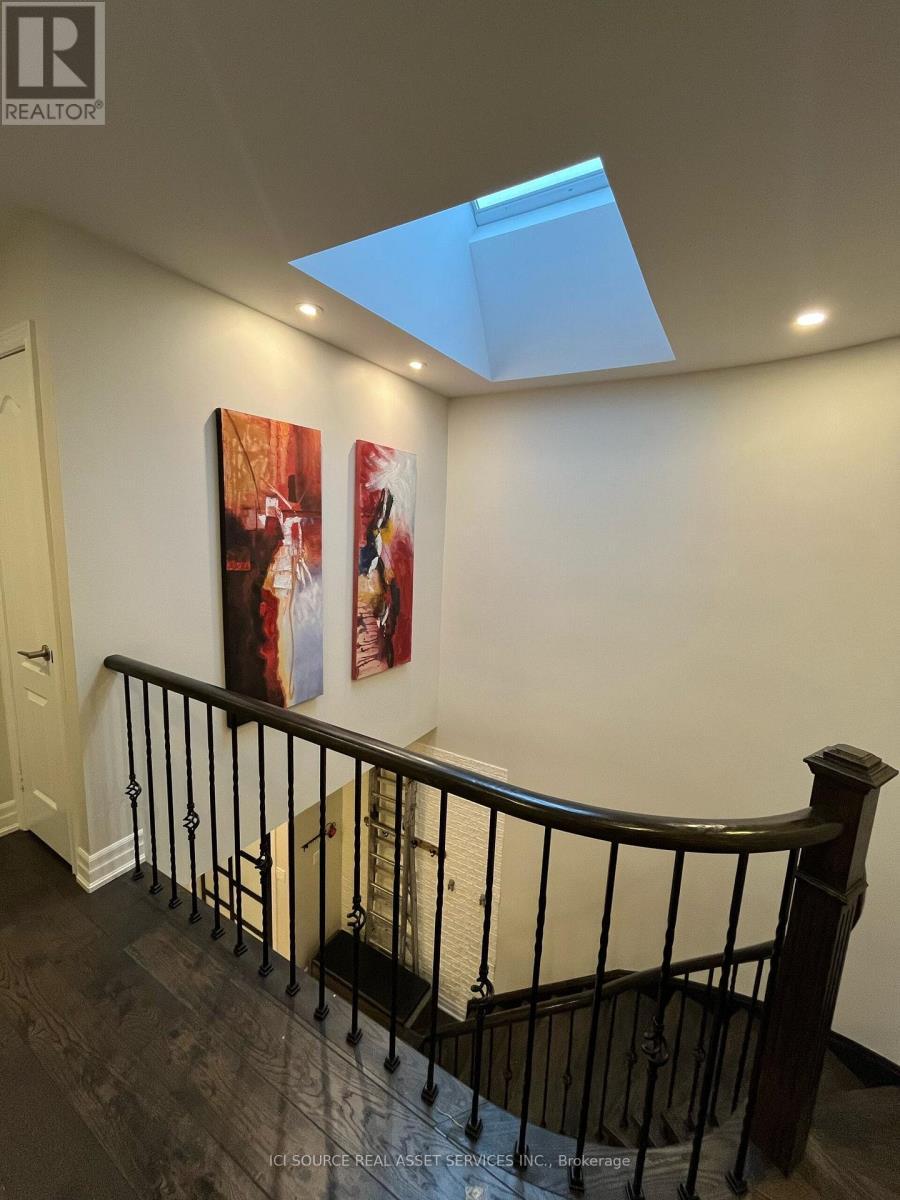 Upper - 419 Seneca Court, Newmarket, ON - Indoor Photo Showing Other Room