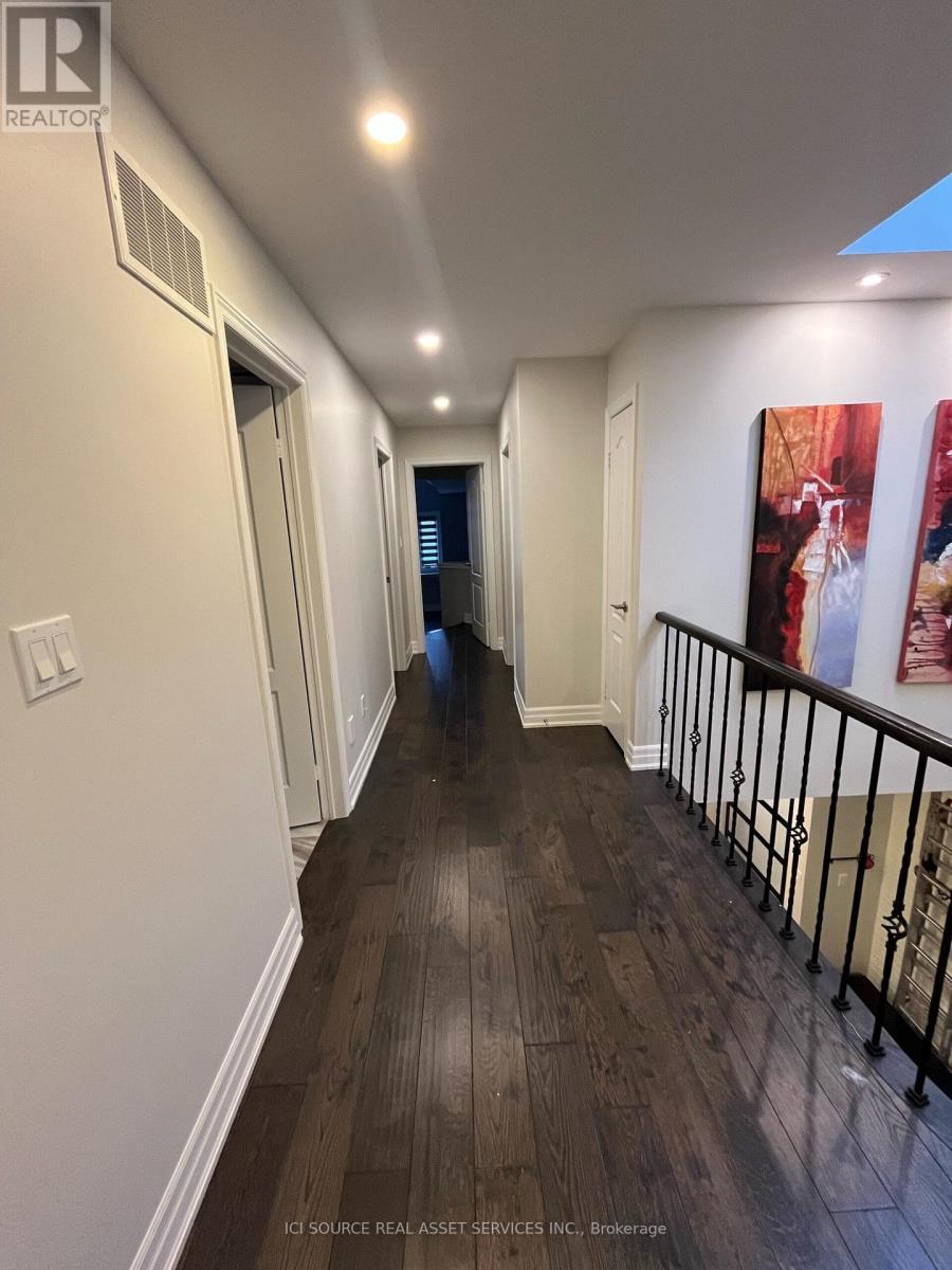 Upper - 419 Seneca Court, Newmarket, ON - Indoor Photo Showing Other Room